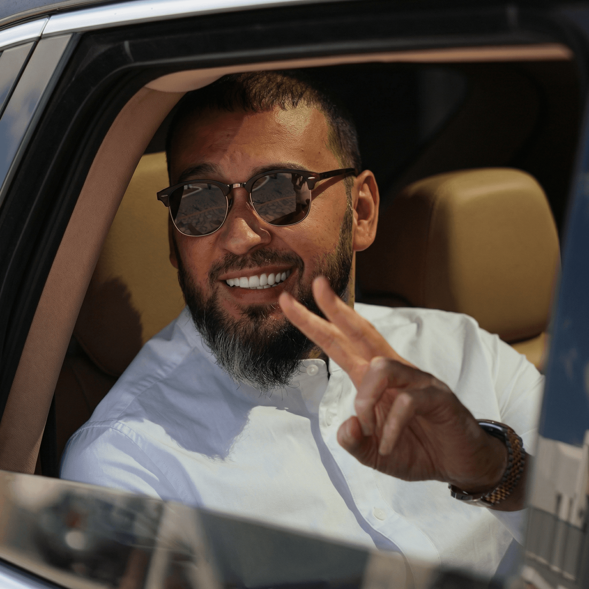 Главный экран обучения Известный и Богатый